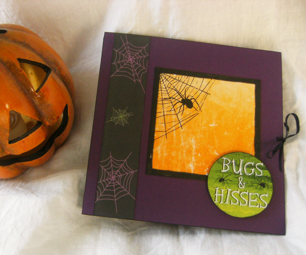 Halloween Spiders Mini Scrapbook Album In Purple, 6 X 6 Ins